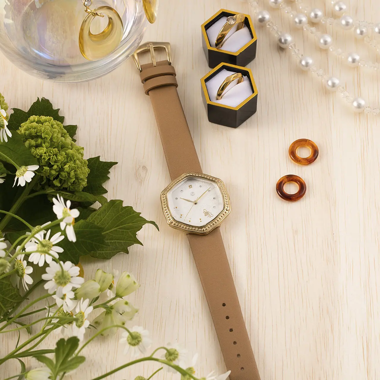 LOV-IN BOUQUET Women’s Quartz Leather Strap White Dial 35mm Watch LVB126H3