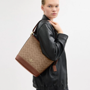 Alternative view of Coach Jude Duffle Bag in Signature Canvas Spacious Everyday Travel Bag (Size: L22.9cm H26.7cm W14.6cm) CBH20