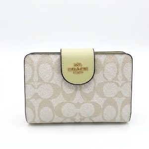 COACH WOMEN’S SIGNATURE CANVAS MEDIUM CORNER ZIP WALLET IN LIGHT KHAKI/FAINT GREEN – C3309/1